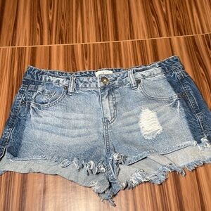 O’NEILL Distressed Shorts Size 9